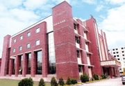 Hierank Business School Noida,  Delhi provides BBA, BCA, MBA, 